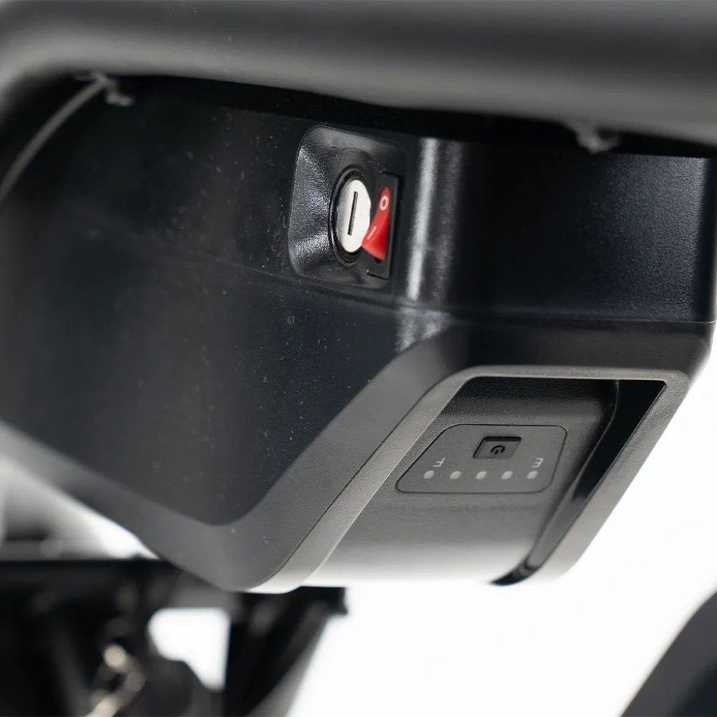 OUXI V8 Max - Zwart (dubbele accu, incl. achterzitje & alarm)OUXI V8 Max - Zwart (dubbele accu, incl. achterzitje & alarm)