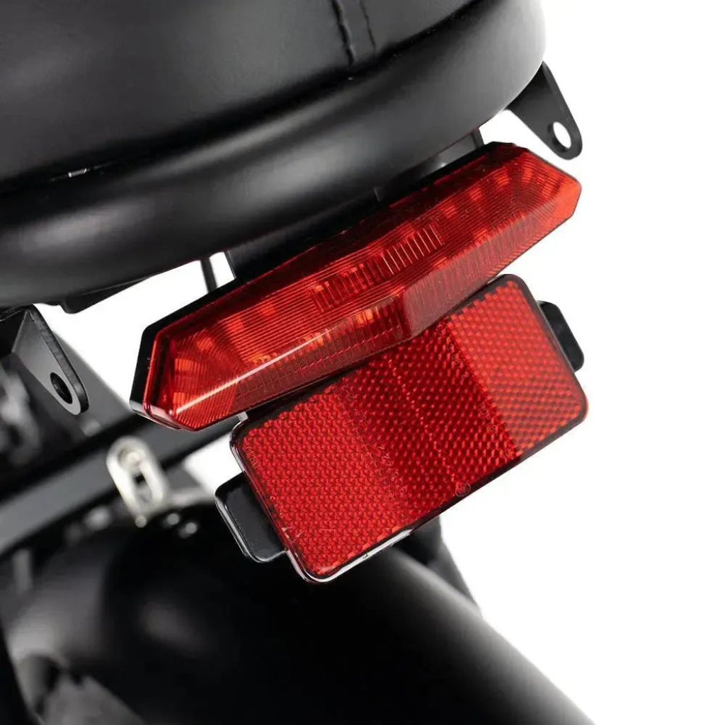 OUXI V8 - Zwart (incl. voetsteuntjes, achterzitje & alarm)