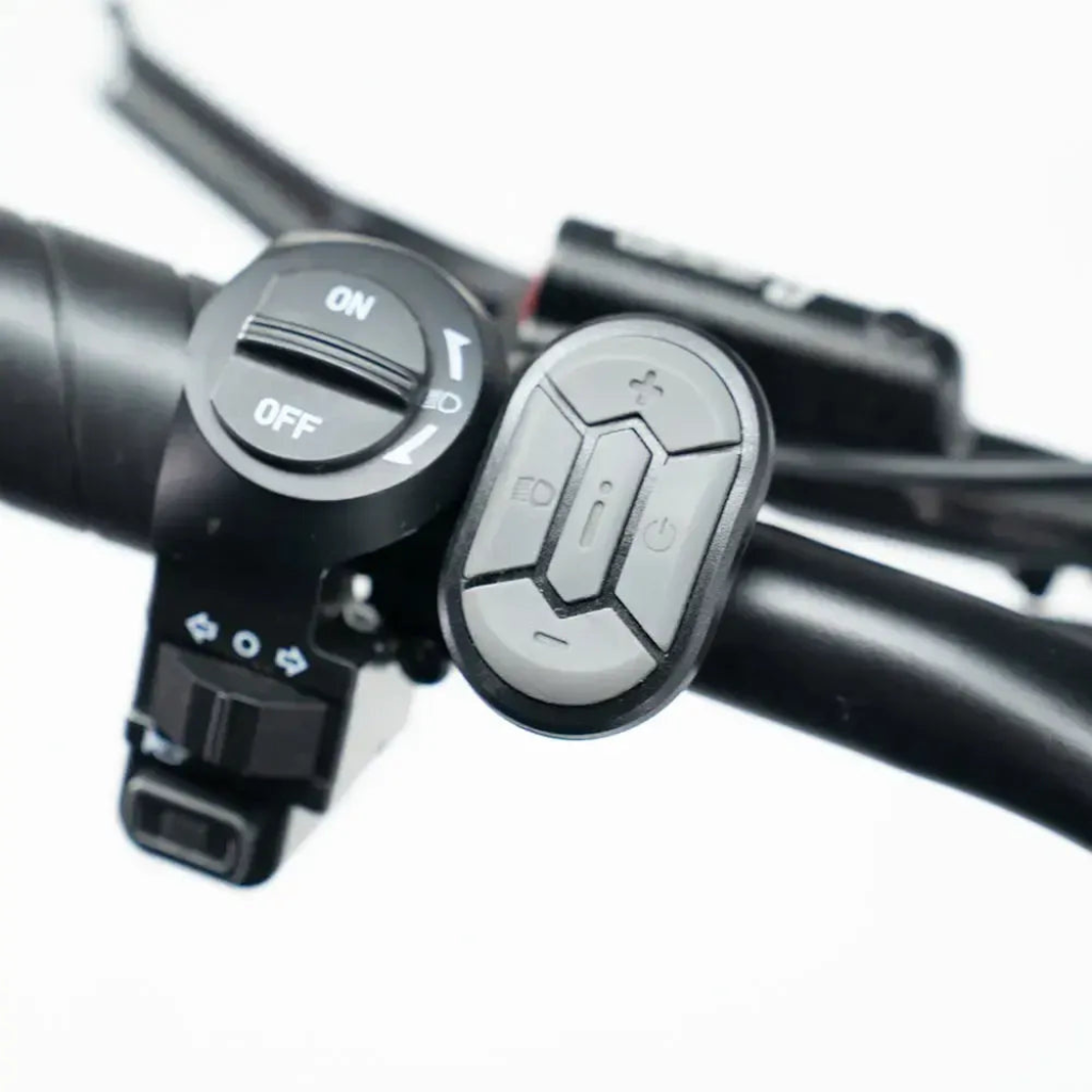 OUXI C80 Mini - Lichtblauw (incl. voetsteuntjes & alarm)